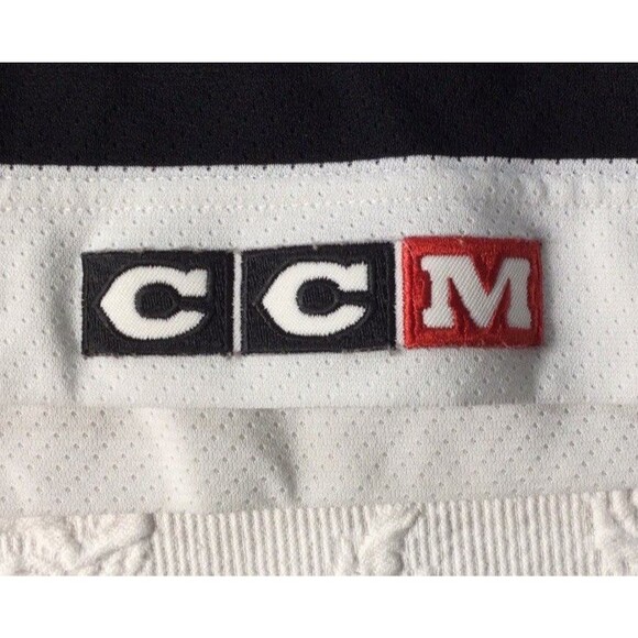 VINTAGE CCM Chicago Blackhawks Jersey Mens XXL Red NHL Ice Hockey Small BurnHole - Picture 6 of 10